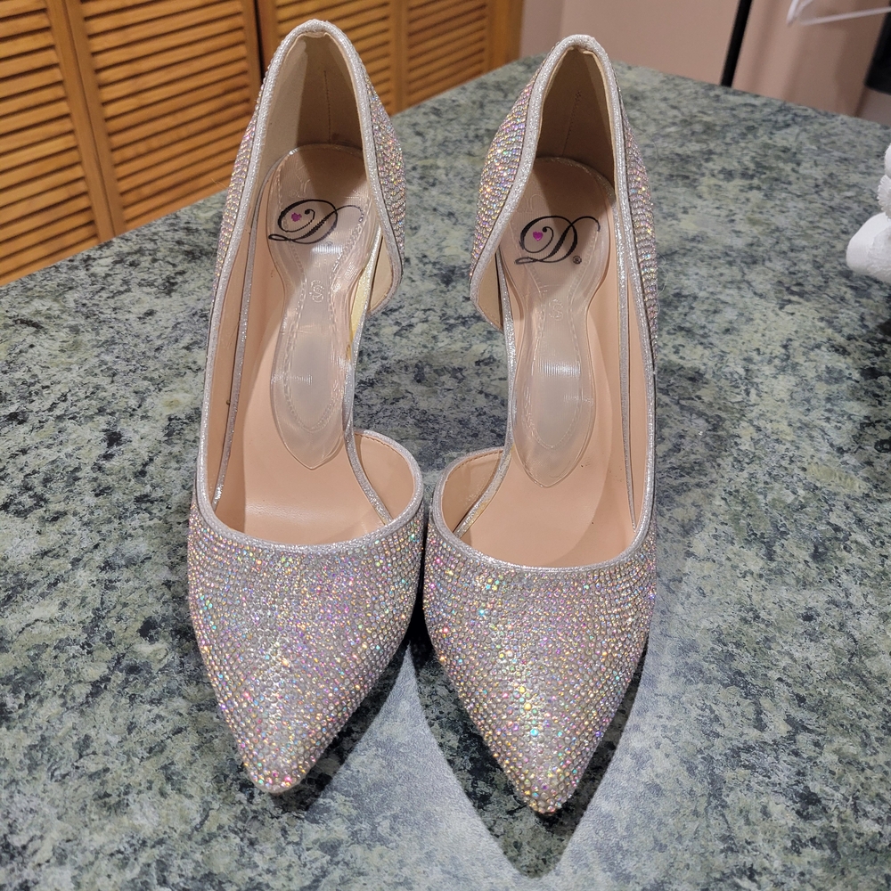 Elegant Silver Glitter Heels for Special Occasions